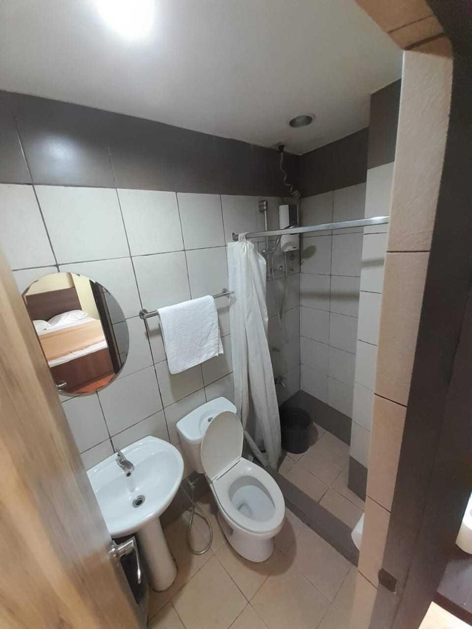 Oyo 1011 First Hotel Manila Luaran gambar